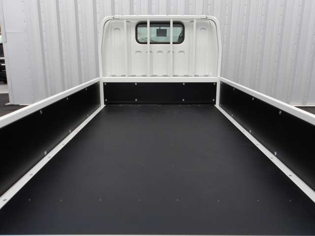 Mitsubishi Fuso Canter 9