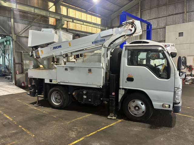 Isuzu Elf 4