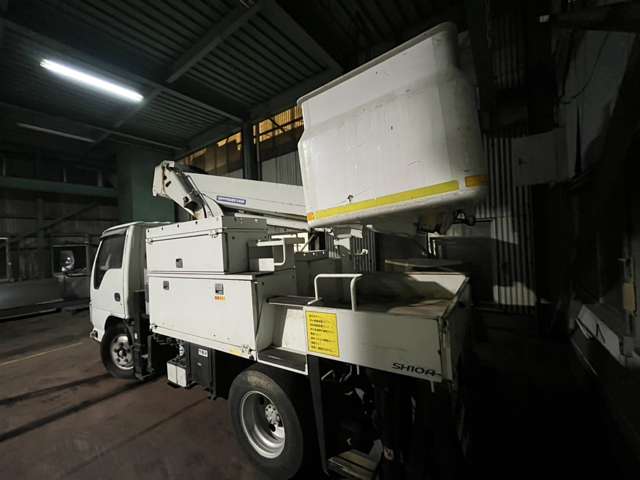 Isuzu Elf 9