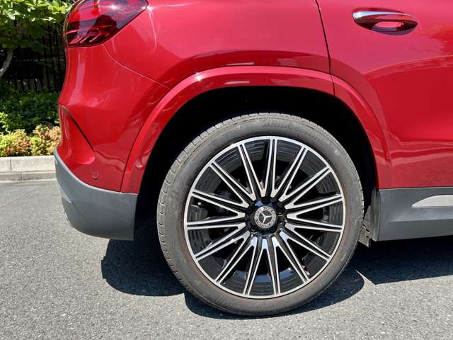 Mercedes-Benz GLA-Class 12