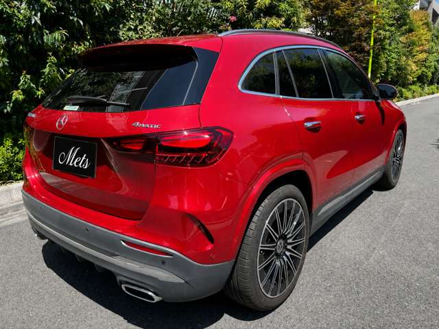 Mercedes-Benz GLA-Class 4