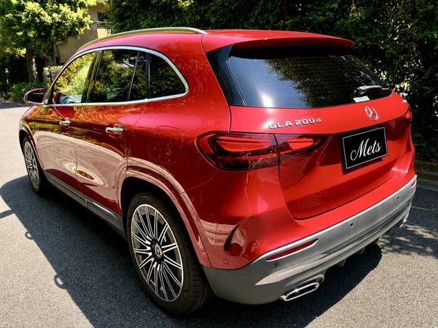 Mercedes-Benz GLA-Class 6