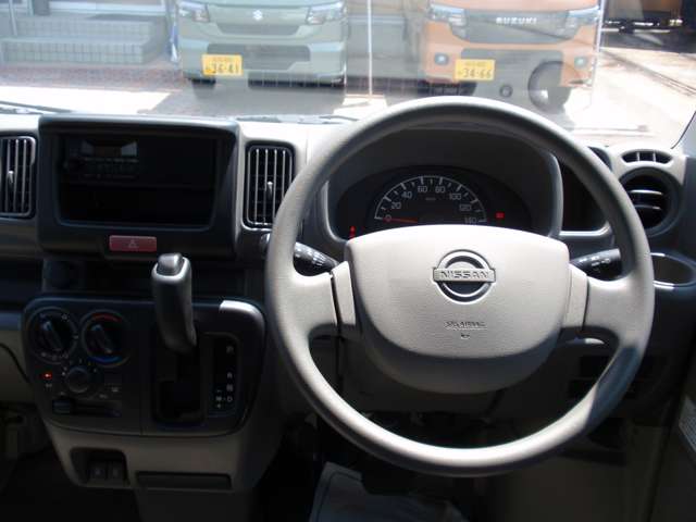 Nissan NV100 Clipper 2