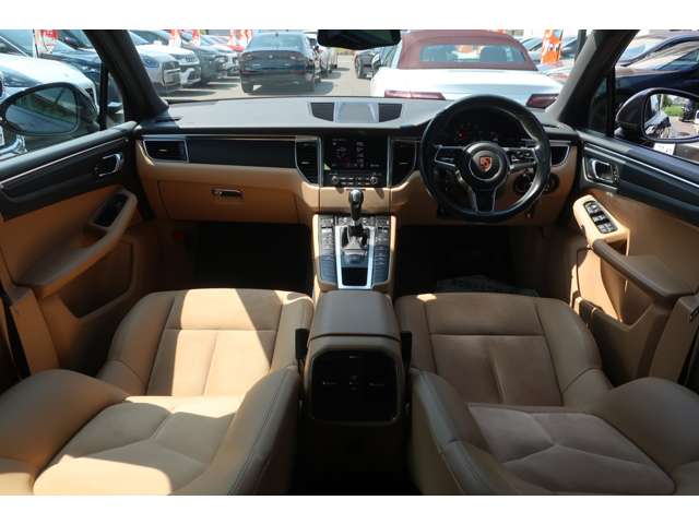 Porsche Macan 12