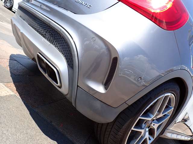 Mercedes-Benz GLA-Class 11