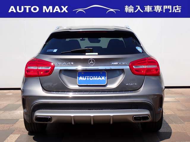 Mercedes-Benz GLA-Class 10