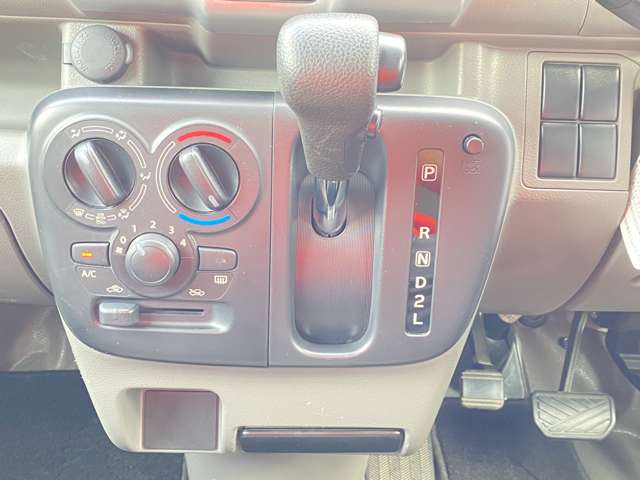 Nissan NV100 Clipper 5