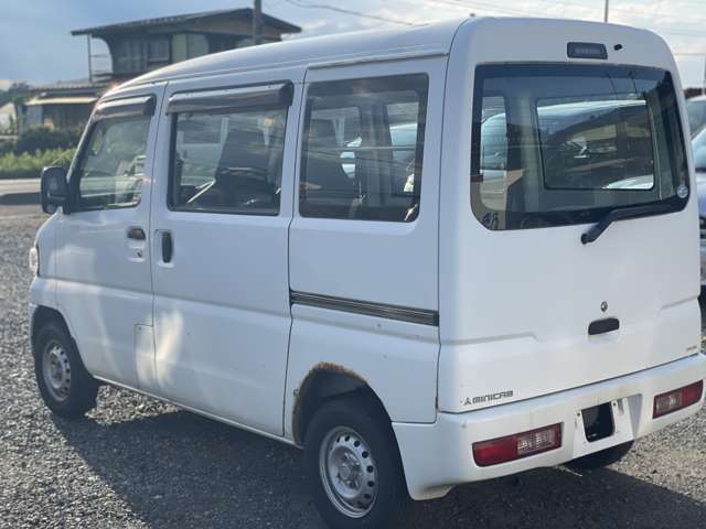 Mitsubishi Minicab Van 7