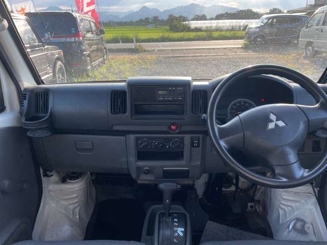 Mitsubishi Minicab Van 9