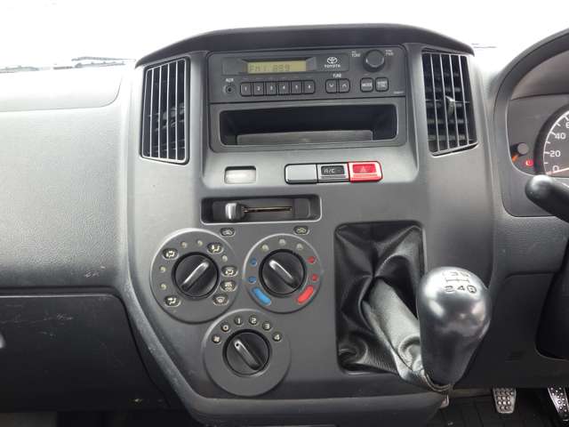 Toyota Light Ace Truck 12