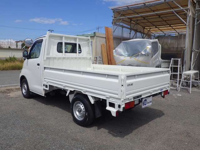 Toyota Light Ace Truck 2