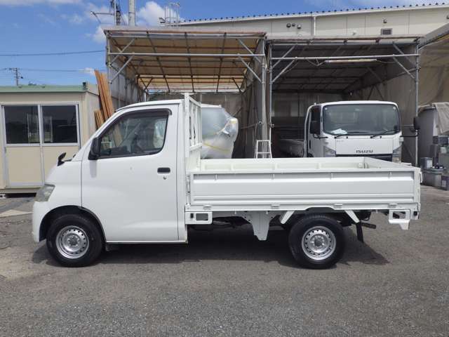 Toyota Light Ace Truck 3