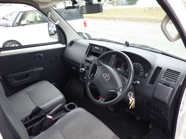 Toyota Light Ace Truck 9