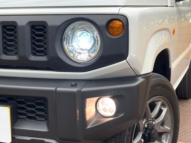 Suzuki Jimny 12