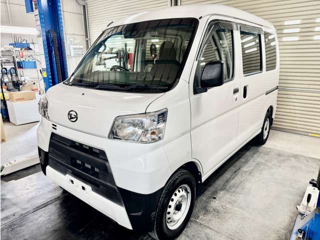 Daihatsu Hijet Cargo 3