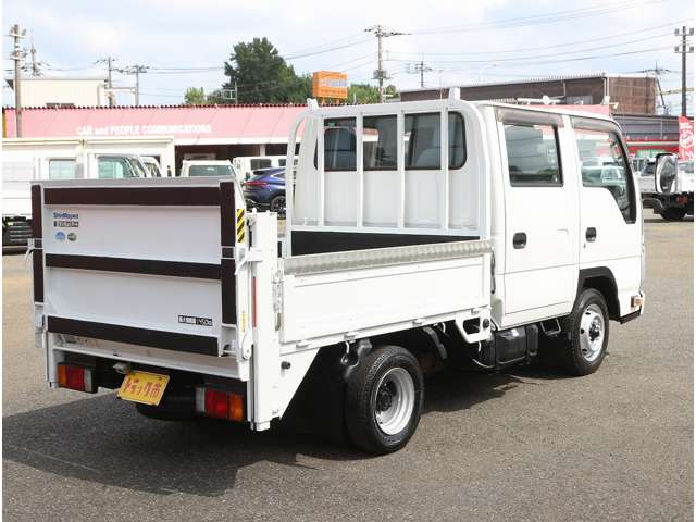 Isuzu Elf 2