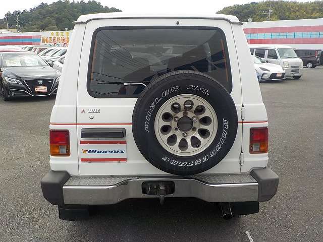 Mitsubishi Pajero 9