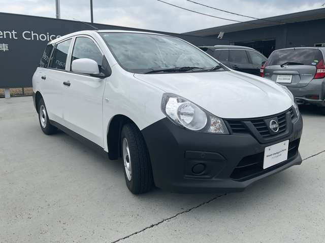 Nissan AD 5
