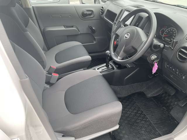 Nissan AD 7