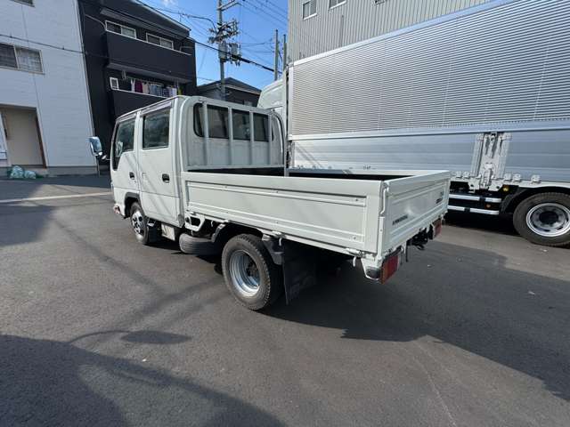 Isuzu Elf 8