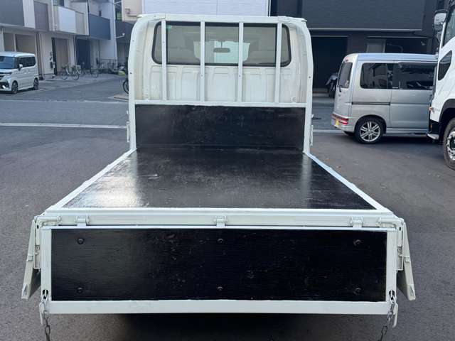 Isuzu Elf 10