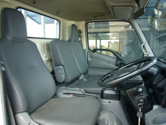 Hino Dutro 12