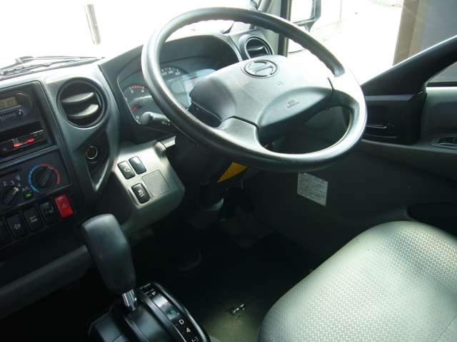 Hino Dutro 5