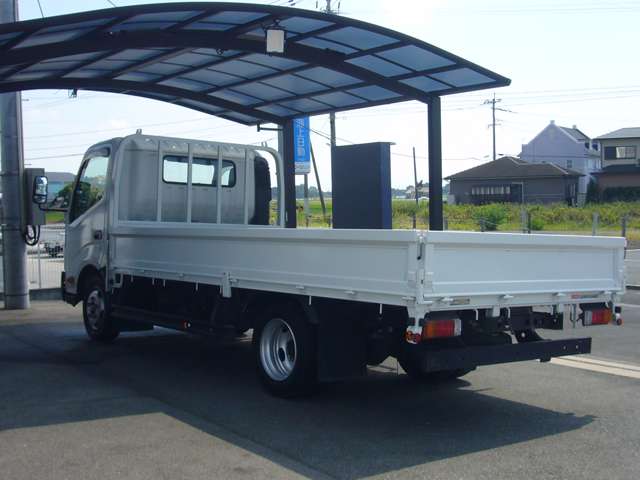 Hino Dutro 8