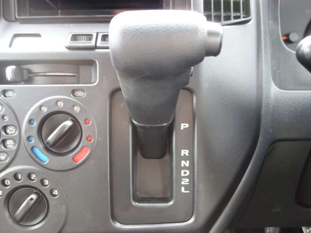 Toyota Light Ace Van 11