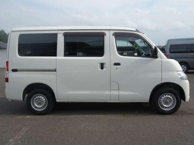 Toyota Light Ace Van 4