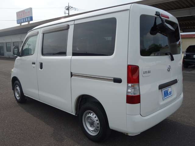 Toyota Light Ace Van 9