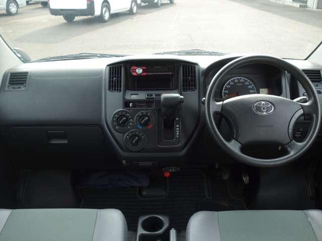 Toyota Light Ace Van 10