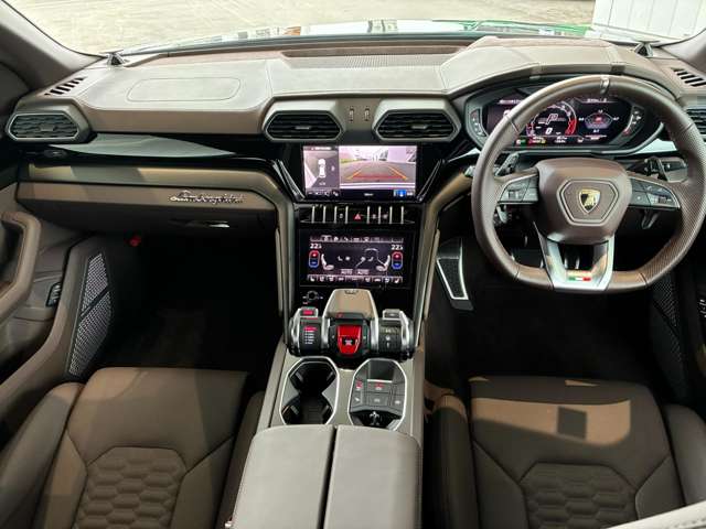 Lamborghini ウルス 8