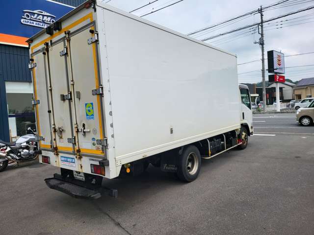 Isuzu Elf 12