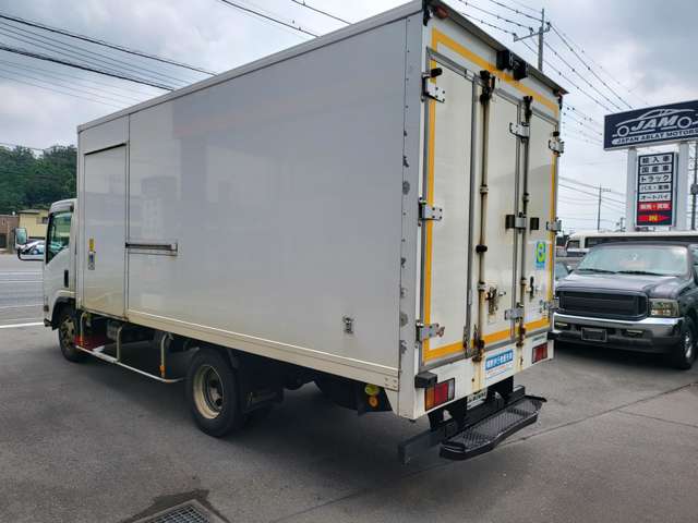 Isuzu Elf 2