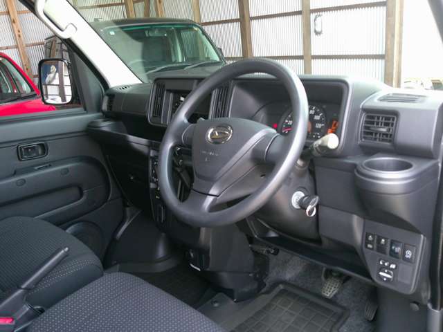 Daihatsu Hijet Deck Van 6