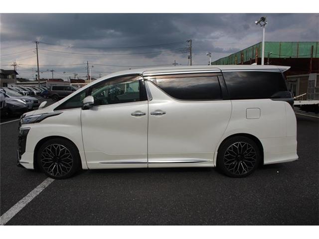 Toyota Vellfire 12