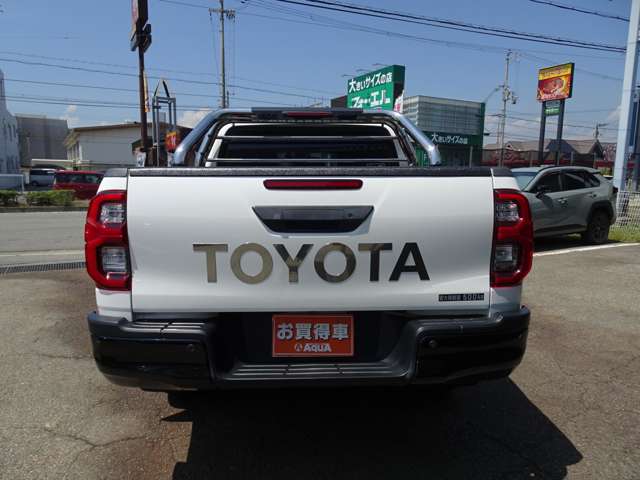 Toyota Hilux 8