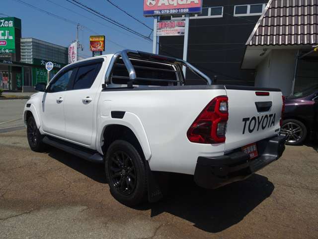 Toyota Hilux 9