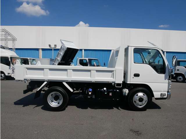 Isuzu Elf 12