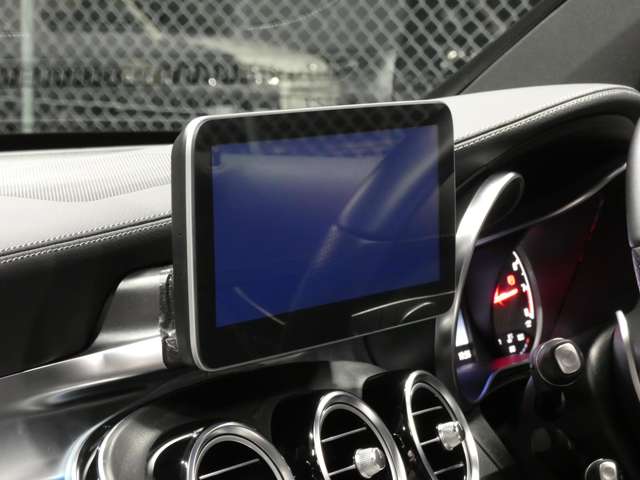 Mercedes-Benz GLC 10