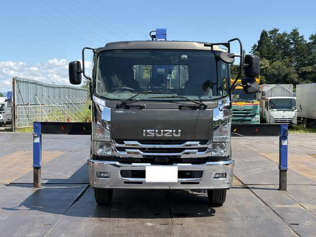 Isuzu Forward 2