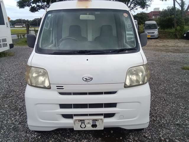Daihatsu Hijet Cargo 2