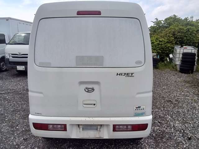 Daihatsu Hijet Cargo 3