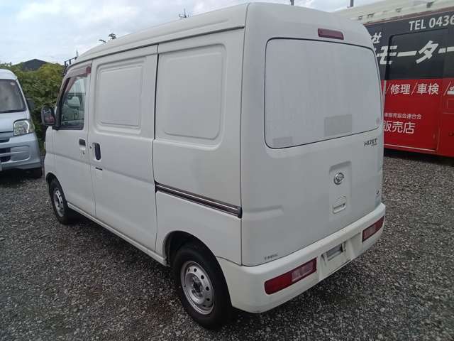 Daihatsu Hijet Cargo 9