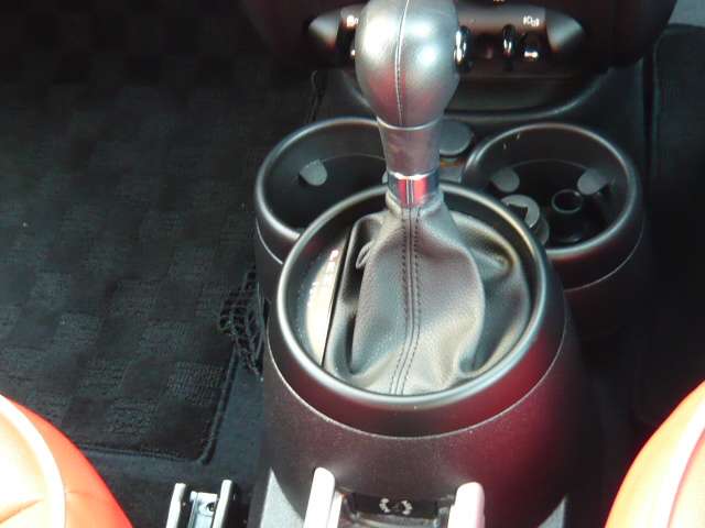 MINI Crossover 9