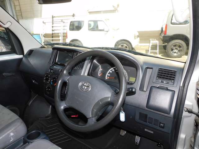 Toyota Town Ace Van 10