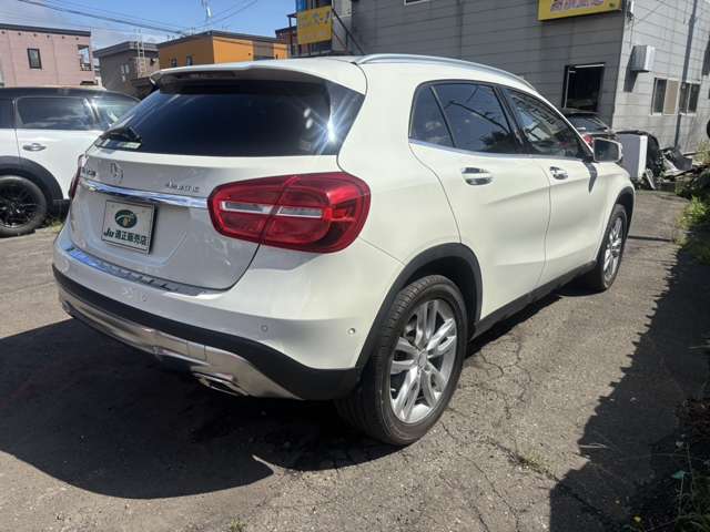 Mercedes-Benz GLA-Class 5