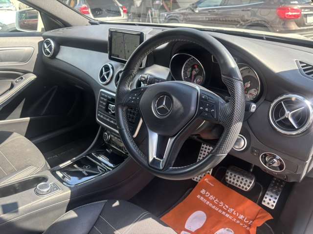 Mercedes-Benz GLA-Class 6