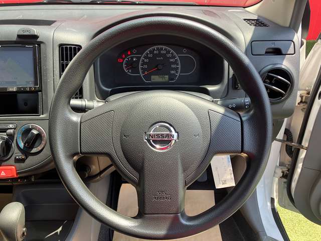 Nissan AD 12